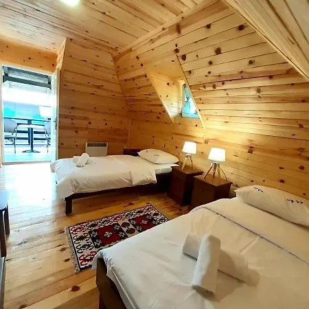 El Paso City, - Unique Wooden Cottages, Treehouse, Wild West Rooms, 1-6 People Апартаменты *