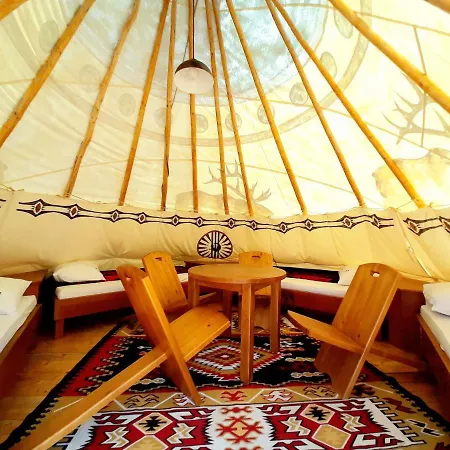 El Paso City, - Unique Wooden Cottages, Treehouse, Wild West Rooms, 1-6 People Златибор