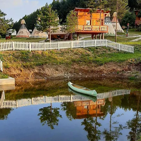 El Paso City, - Unique Wooden Cottages, Treehouse, Wild West Rooms, 1-6 People Апартаменты Златибор