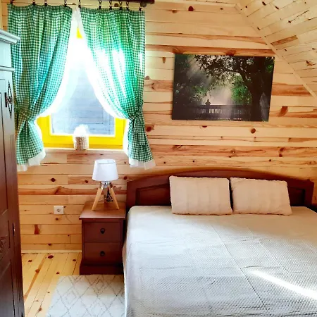 Апартаменты El Paso City, - Unique Wooden Cottages, Treehouse, Wild West Rooms, 1-6 People *