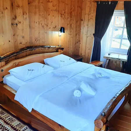 El Paso Zlatibor: Wild West Treehouse Apartment *