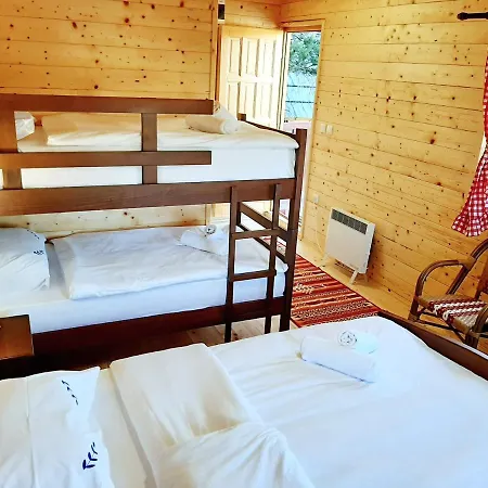 El Paso City, - Unique Wooden Cottages, Treehouse, Wild West Rooms, 1-6 People Апартаменты