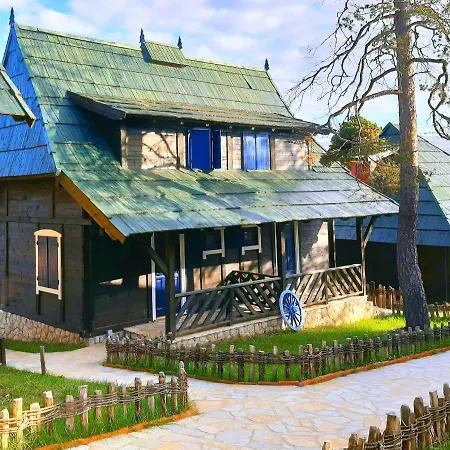 El Paso Zlatibor: Wild West Treehouse *