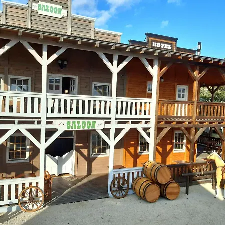 El Paso Zlatibor: Wild West Treehouse Apartment