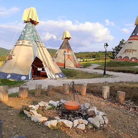 El Paso Zlatibor: Wild West Treehouse Apartment