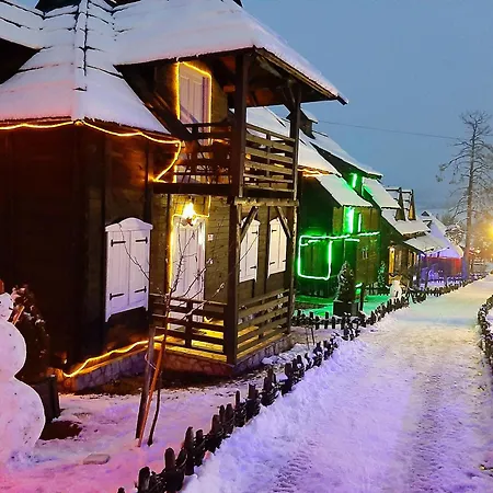 El Paso City, - Unique Wooden Cottages, Treehouse, Wild West Rooms, 1-6 People 아파트 *